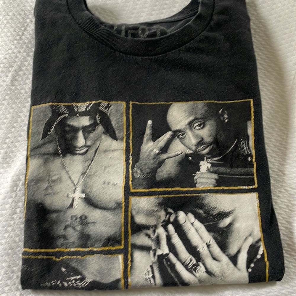 Tupac Shakur T shirt Biggy Threads Worldwide Music Rapper Black Yellow Large